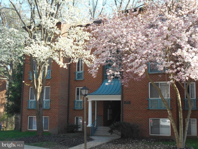 view of building exterior