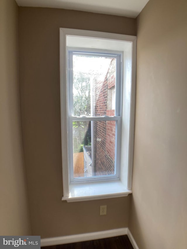 room details featuring baseboards