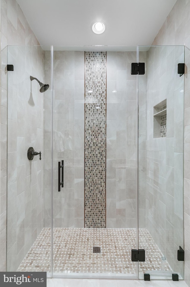 22577 Creighton Farms Dr, Leesburg, VA 20175 - bathroom featuring a shower stall and recessed lighting