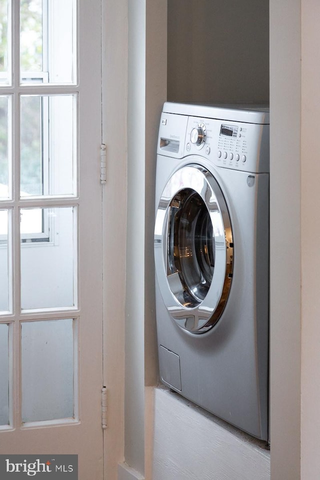 laundry area with washer / dryer and laundry area