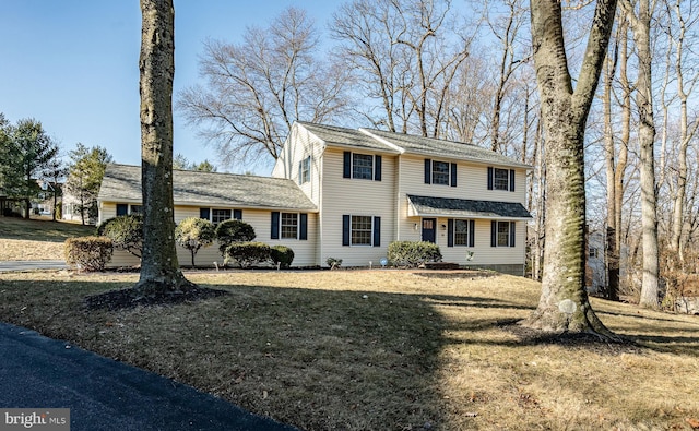 view of front of house with a front yard