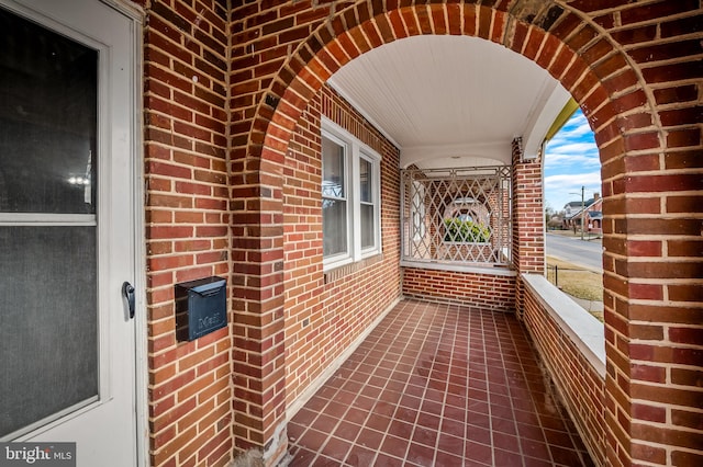 balcony featuring covered porch