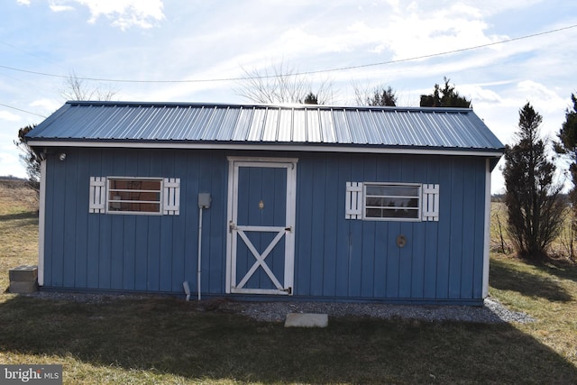 view of outdoor structure featuring an outdoor structure