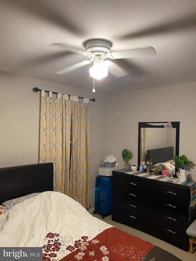 bedroom featuring a ceiling fan