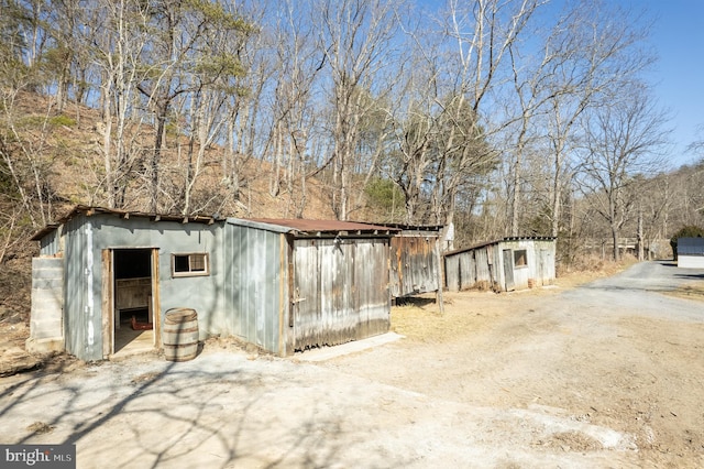 view of outdoor structure with an outdoor structure