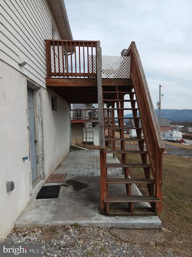 Listing photo 2 for 1118 W Sixth St, Lewistown PA 17044