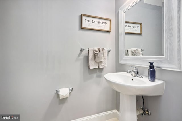 bathroom with baseboards