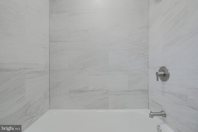 bathroom featuring shower / bathing tub combination