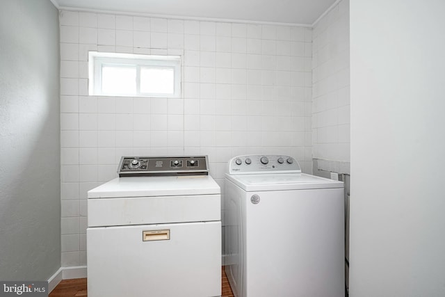 508 Garden Way, Mount Laurel, NJ 08054 - laundry room featuring dark wood-style flooring and washer and clothes dryer