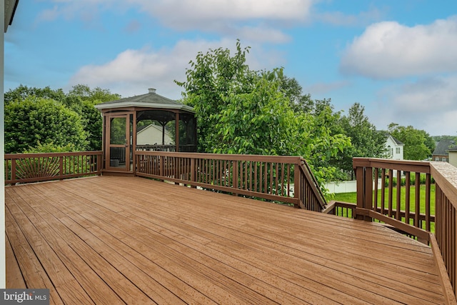 16309 Sandy Ridge Ct, Woodbridge, VA 22191 - deck featuring a gazebo