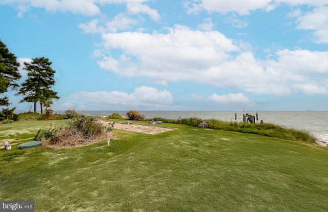 view of yard with a water view