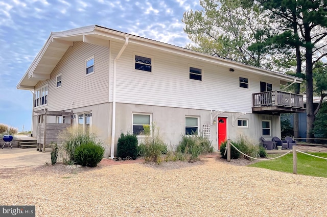 view of front of home featuring a deck