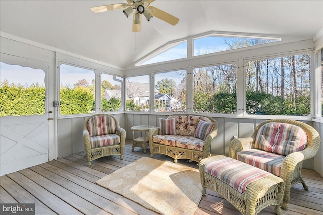 sunroom with vaulted ceiling and ceiling fan