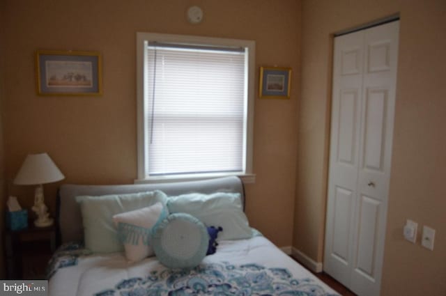 bedroom featuring a closet