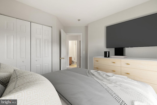 bedroom featuring a closet