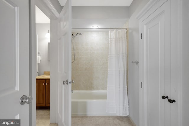 927 12th St NE, Washington, DC 20002 - bathroom featuring shower / tub combo, vanity, and tile patterned flooring