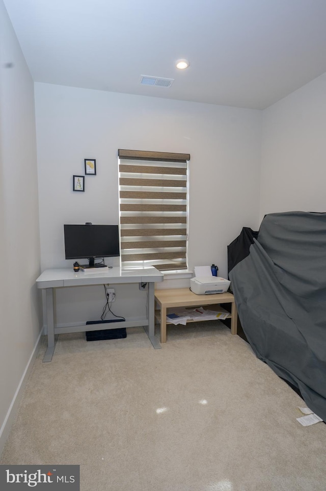 bedroom featuring recessed lighting, baseboards, visible vents, and light colored carpet