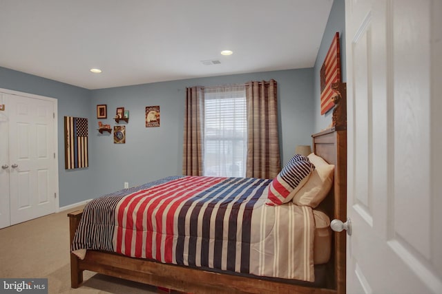 bedroom featuring baseboards, visible vents, carpet flooring, and recessed lighting