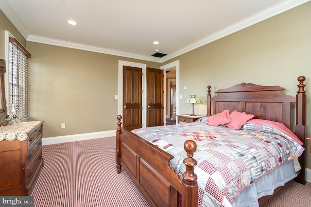 bedroom featuring carpet floors, recessed lighting, crown molding, and baseboards