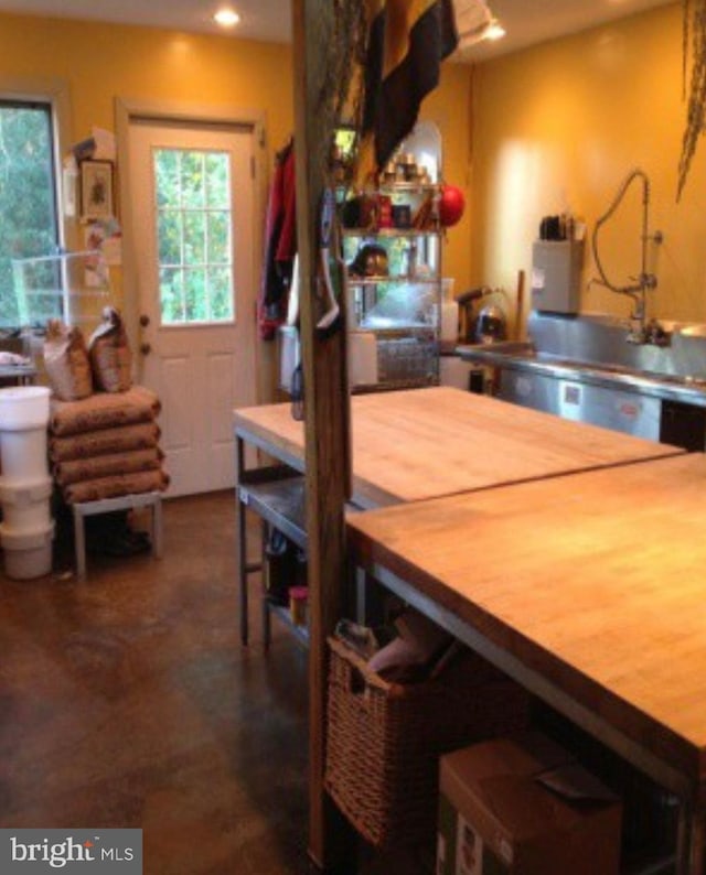 dining room with recessed lighting