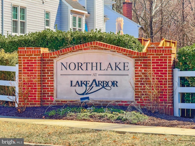 view of community / neighborhood sign