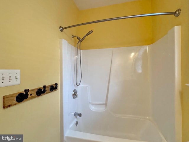 bathroom featuring shower / bath combination