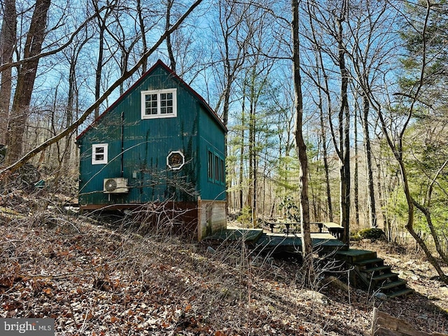 view of home's exterior