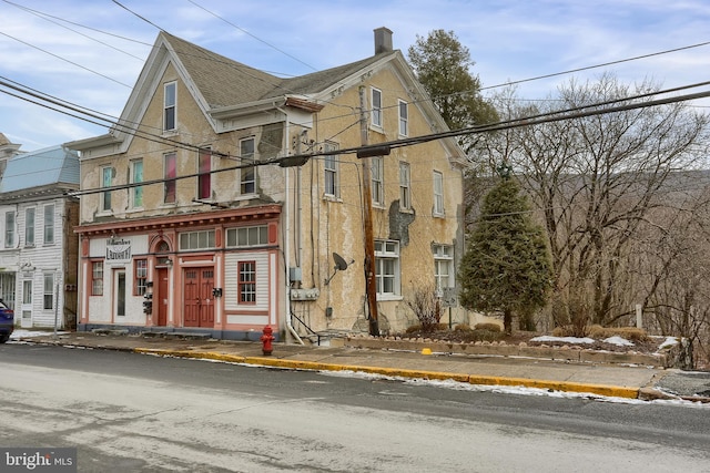 view of front of house