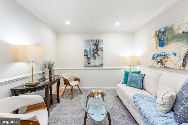 living room with baseboards, crown molding, and recessed lighting