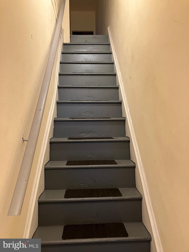 2516 S 6th St, Philadelphia, PA 19148 - view of stairway