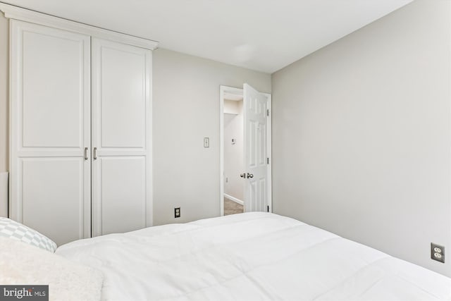 bedroom featuring a closet