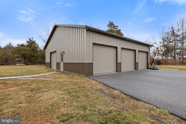 view of detached garage