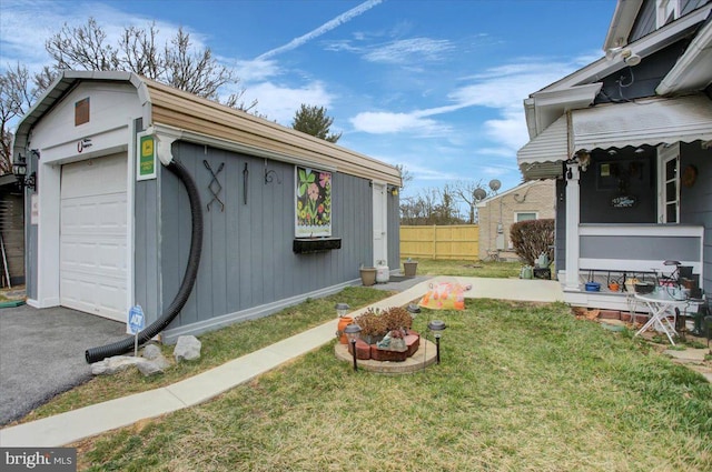 17035 Virginia Ave, Williamsport, MD 21795 - view of yard featuring an outbuilding and fence