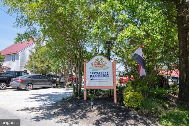 view of community / neighborhood sign