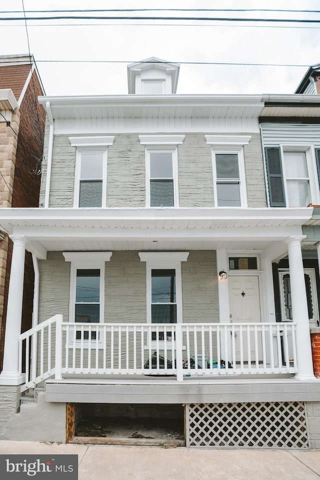 view of front facade featuring covered porch