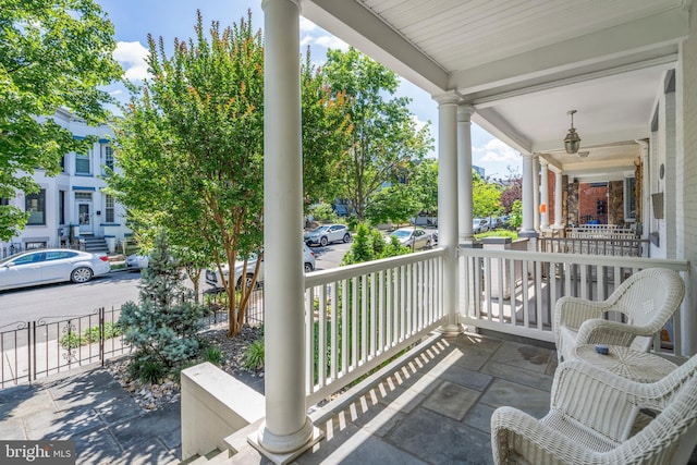 balcony featuring covered porch