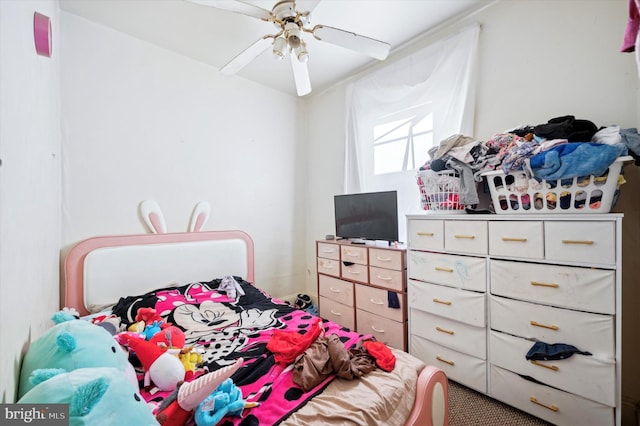 bedroom with a ceiling fan