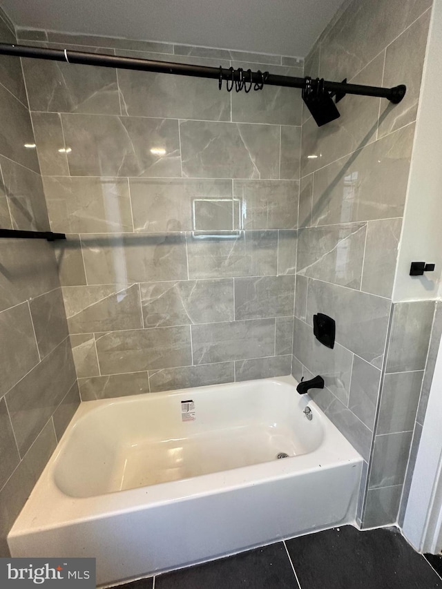 full bathroom featuring washtub / shower combination