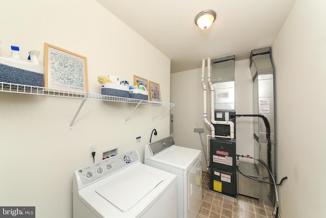 laundry room featuring laundry area and independent washer and dryer