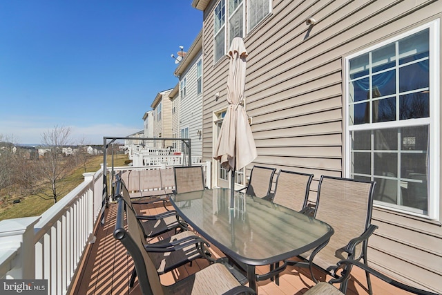 exterior space featuring outdoor dining space