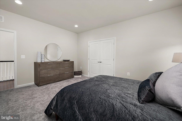 bedroom featuring recessed lighting, carpet flooring, visible vents, and baseboards