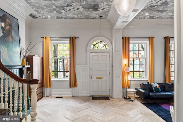 922 Clinton St, Philadelphia, PA 19107 - entrance foyer featuring crown molding