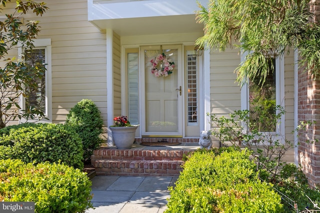 property entrance with a porch