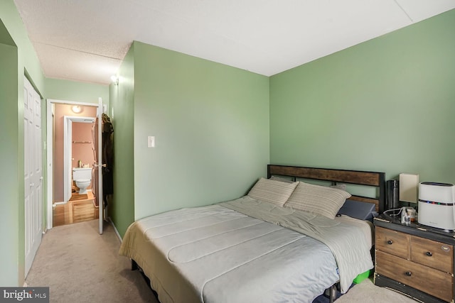 bedroom featuring carpet floors