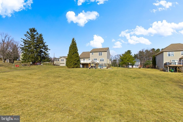 view of yard with a residential view