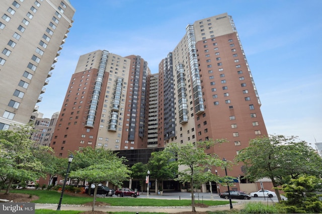 view of property featuring a city view