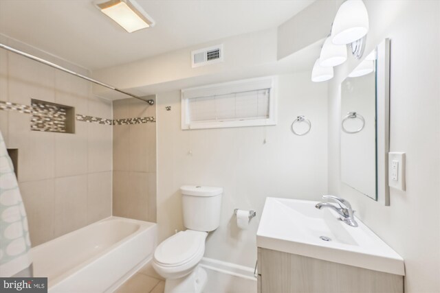 full bathroom with shower / bath combination with curtain, visible vents, toilet, vanity, and baseboards