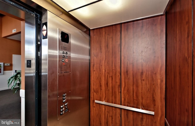 room details featuring elevator