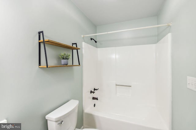 full bathroom featuring toilet and shower / bath combination