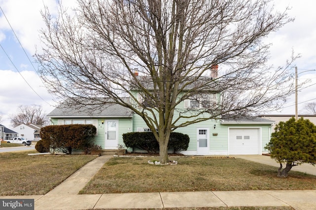 view of front of home with a front yard